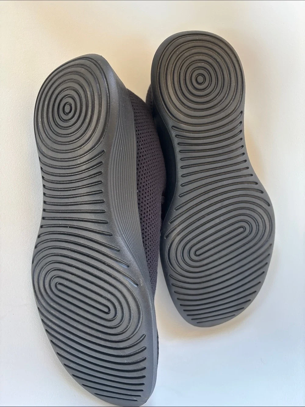 allbirds tree Runner, Men's size 10 Runner Sneakers - Black, new condition